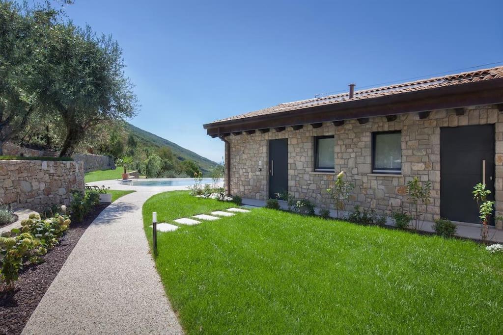Villa Divina-Apt Armonia-Con Piscina E Vista Lago Castelletto Di Brenzone Eksteriør bilde